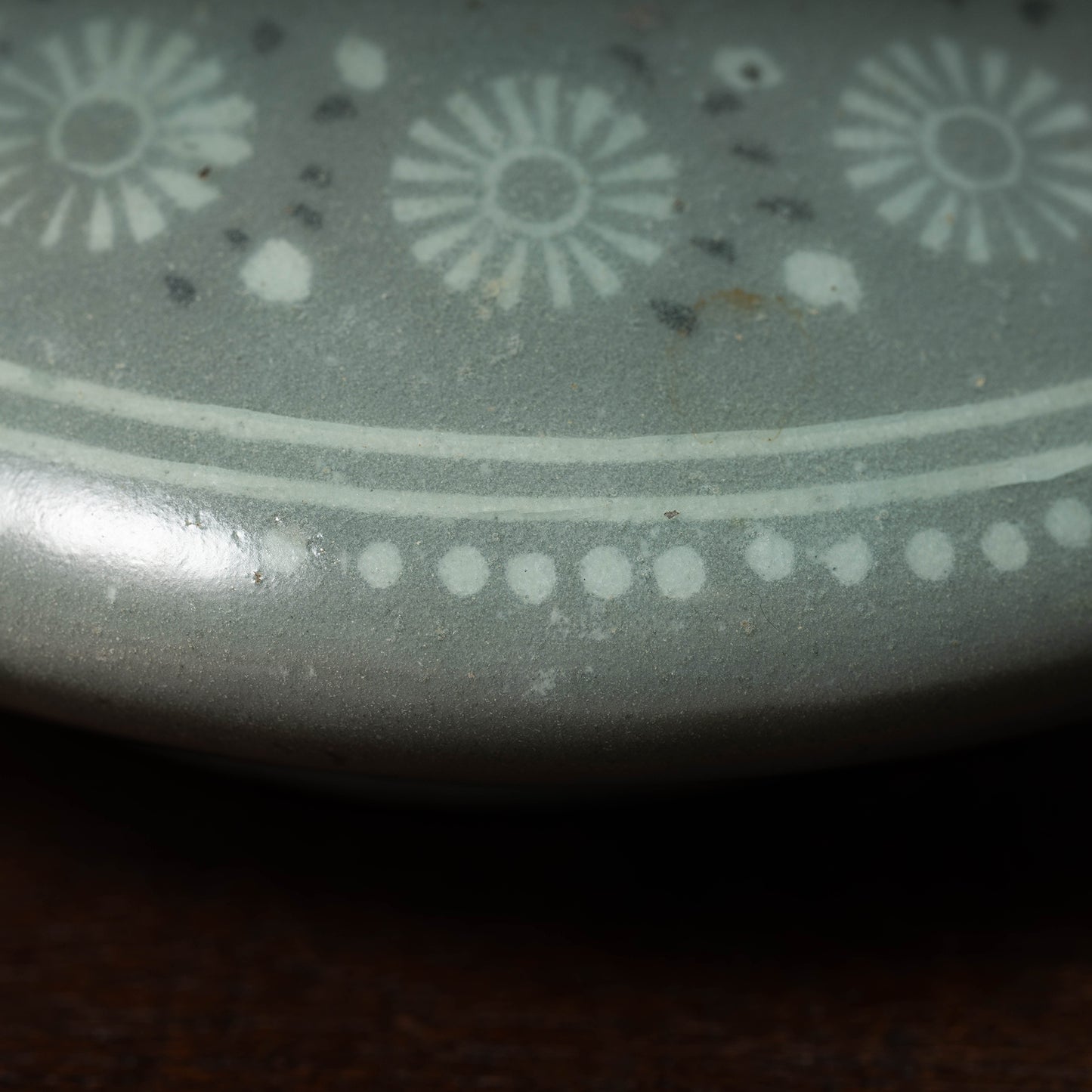 Goryeo Celadon Oil Pot with Inlaid Chrysanthemum Design