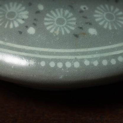 Goryeo Celadon Oil Pot with Inlaid Chrysanthemum Design