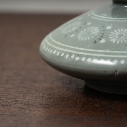 Goryeo Celadon Oil Pot with Inlaid Chrysanthemum Design