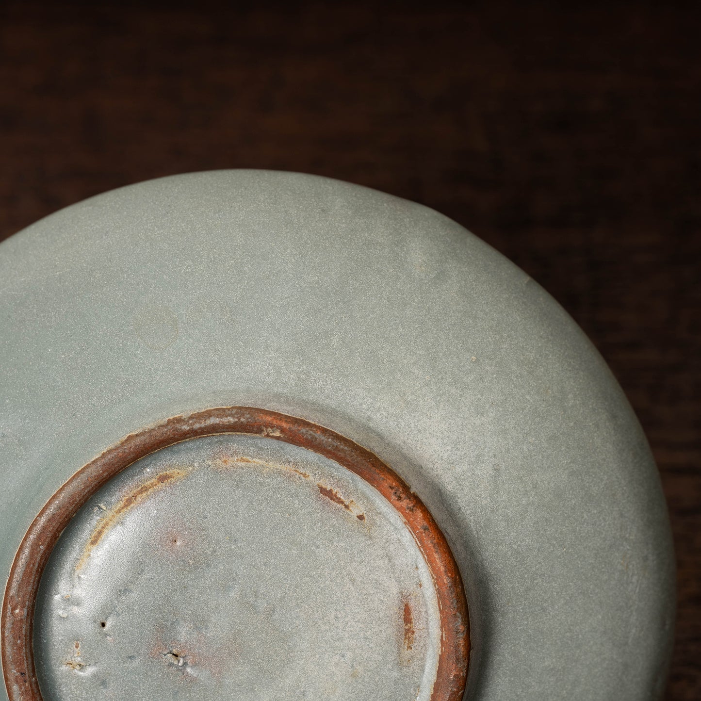 Goryeo Celadon Oil Pot with Inlaid Chrysanthemum Design