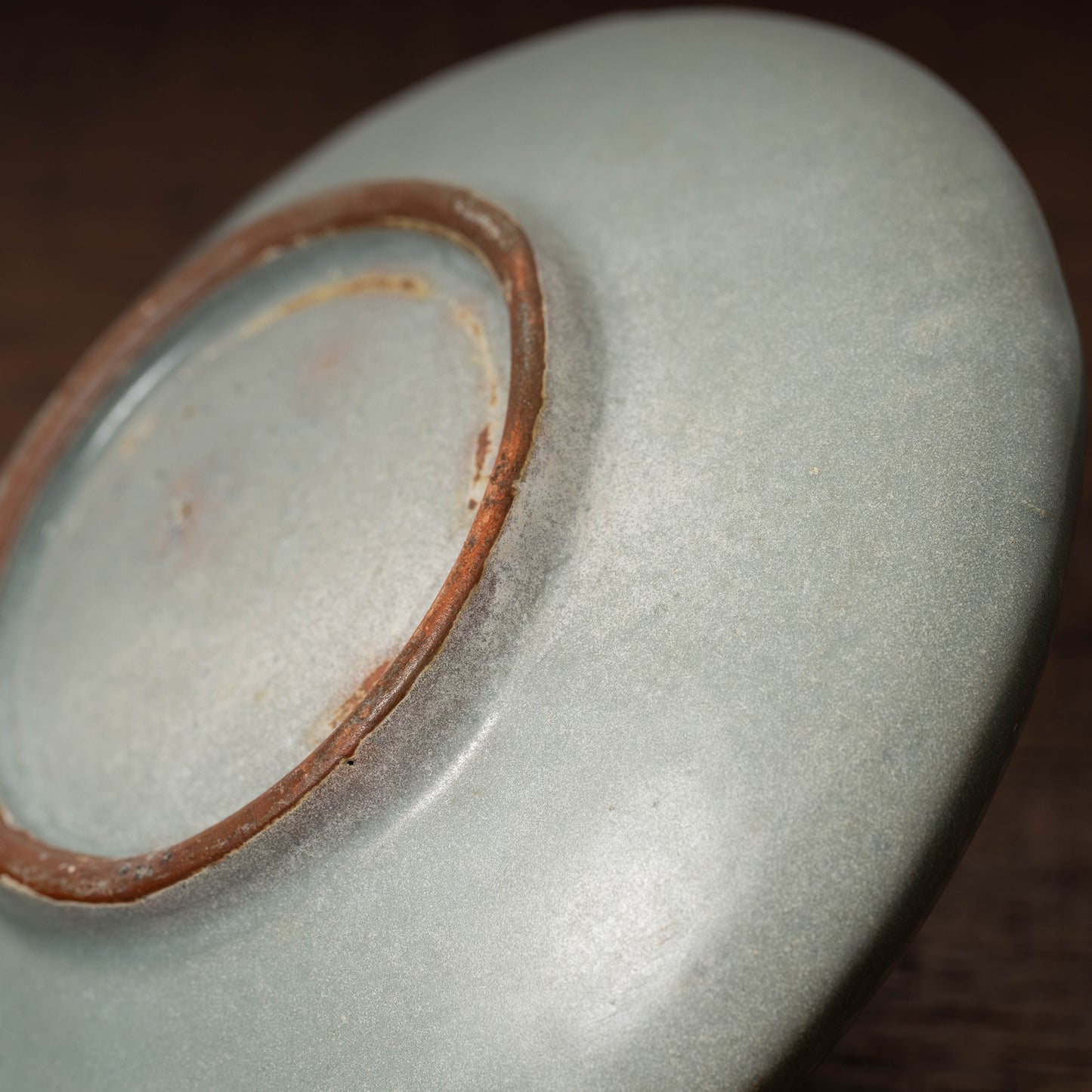Goryeo Celadon Oil Pot with Inlaid Chrysanthemum Design