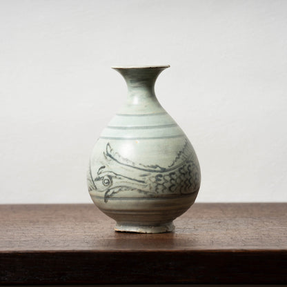 高麗末 粉青沙器鉄絵魚文瓶