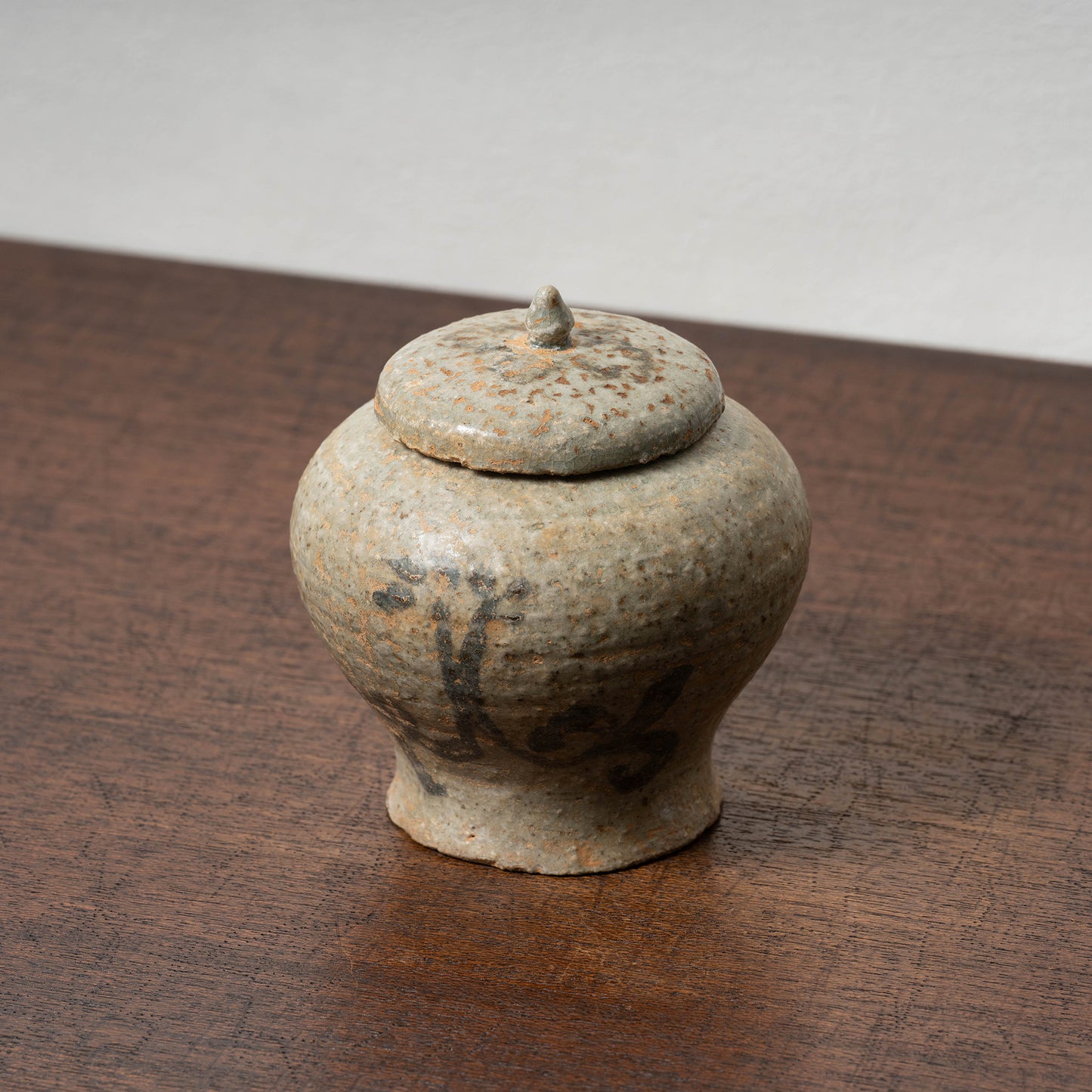 Joseon Dynasty Buncheong Ware Gyeryongsan-type Lid and Jar with flower Design