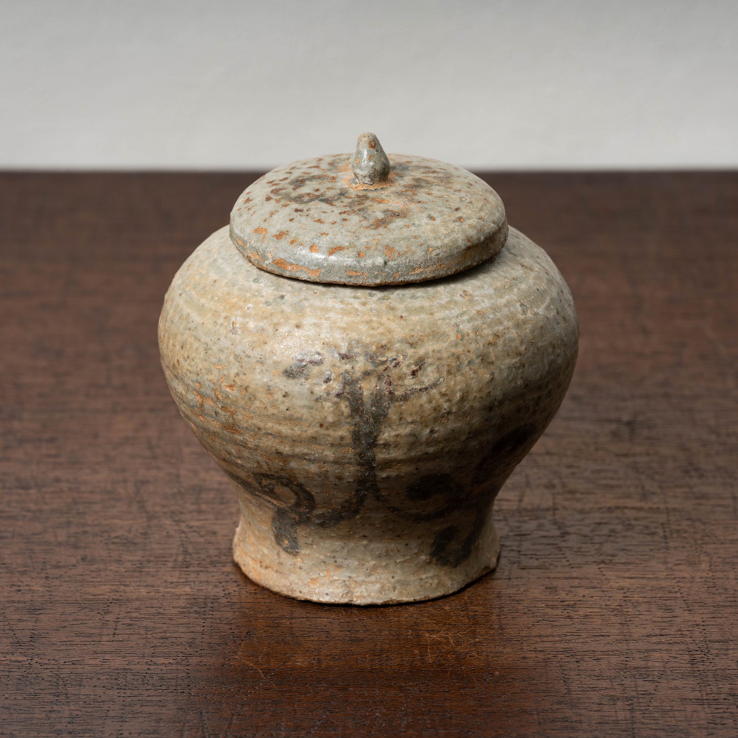 Joseon Dynasty Buncheong Ware Gyeryongsan-type Lid and Jar with flower Design