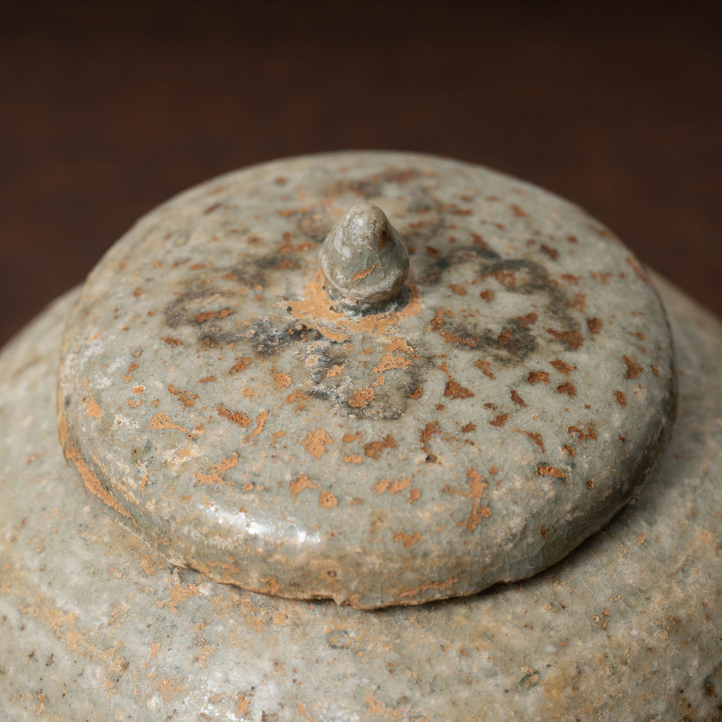 Joseon Dynasty Buncheong Ware Gyeryongsan-type Lid and Jar with flower Design