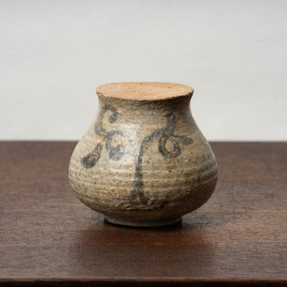 Joseon Dynasty Buncheong Ware Gyeryongsan-type Lid and Jar with flower Design