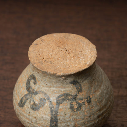 Joseon Dynasty Buncheong Ware Gyeryongsan-type Lid and Jar with flower Design