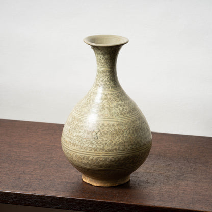 Goryeo Dynasty Buncheong ware Mishima-type Yuhuchun Bottle with Inlaid Bee Design