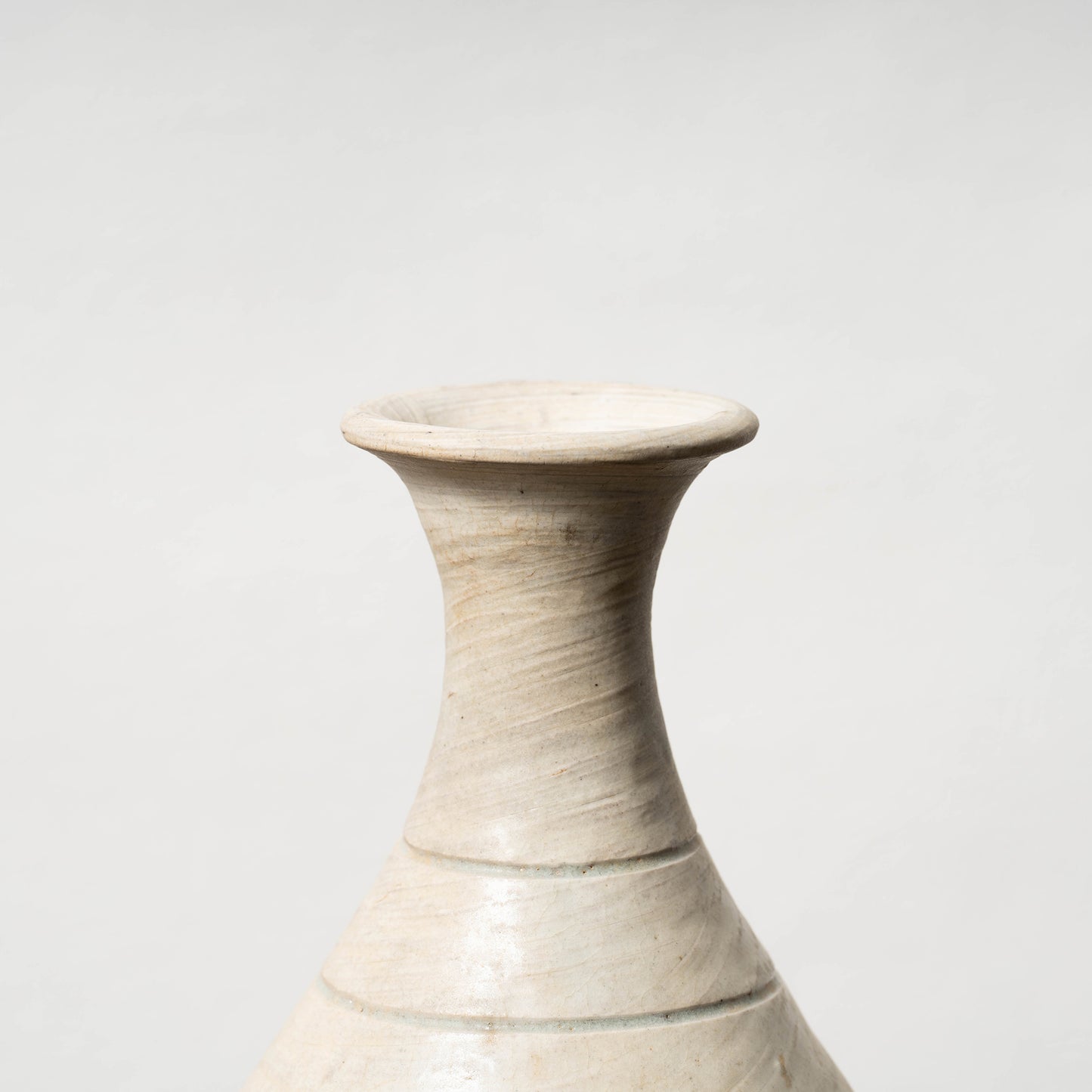 李氏朝鮮 鶏龍山 粉青沙器鉄絵唐草文瓶