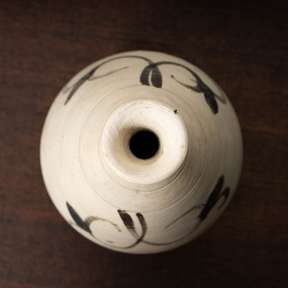 李氏朝鮮 鶏龍山 粉青沙器鉄絵唐草文瓶