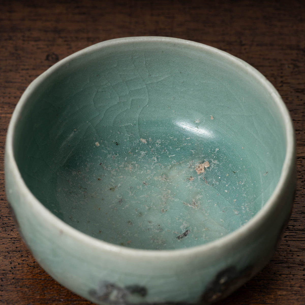 Goryeo Celadon small Tea bowl with Slip-trailed Flower design