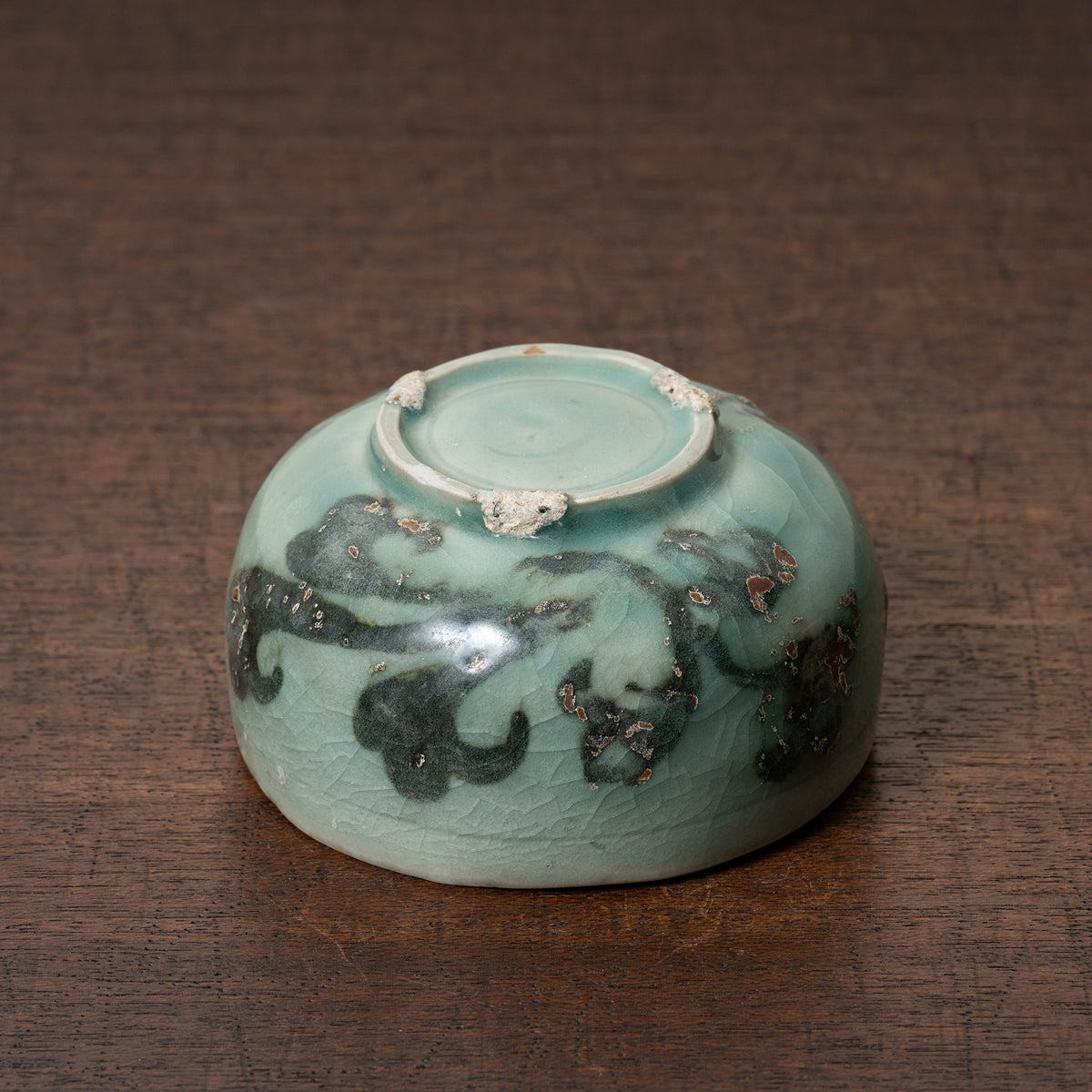 Goryeo Celadon small Tea bowl with Slip-trailed Flower design
