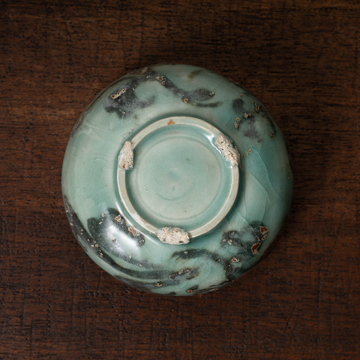 Goryeo Celadon small Tea bowl with Slip-trailed Flower design