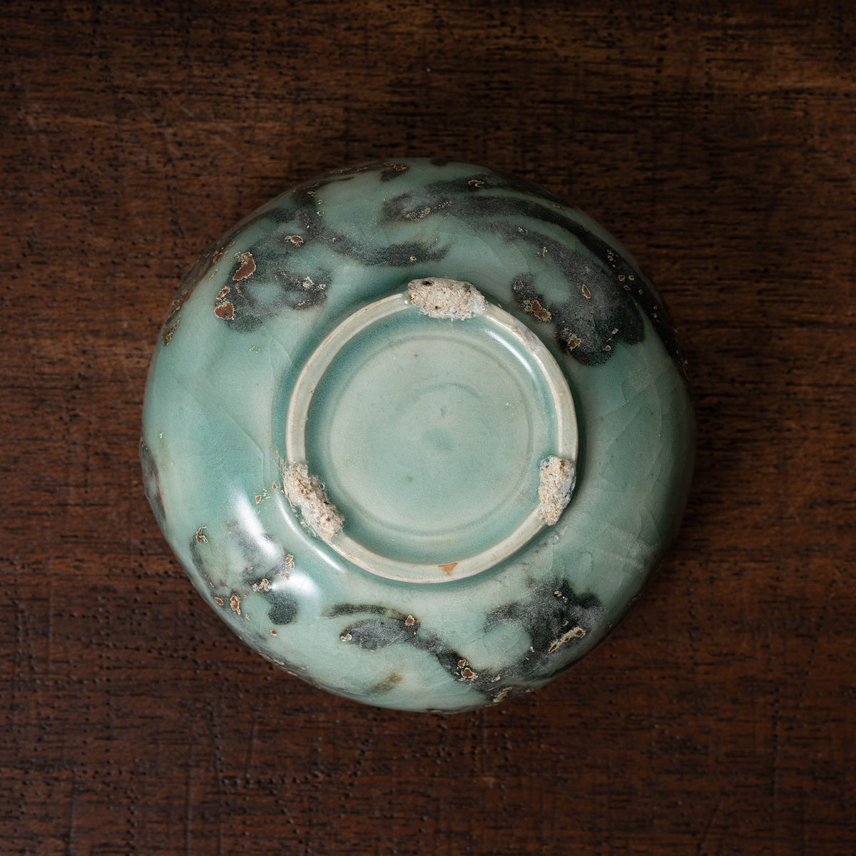 Goryeo Celadon small Tea bowl with Slip-trailed Flower design