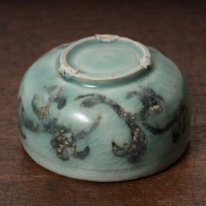 Goryeo Celadon small Tea bowl with Slip-trailed Flower design