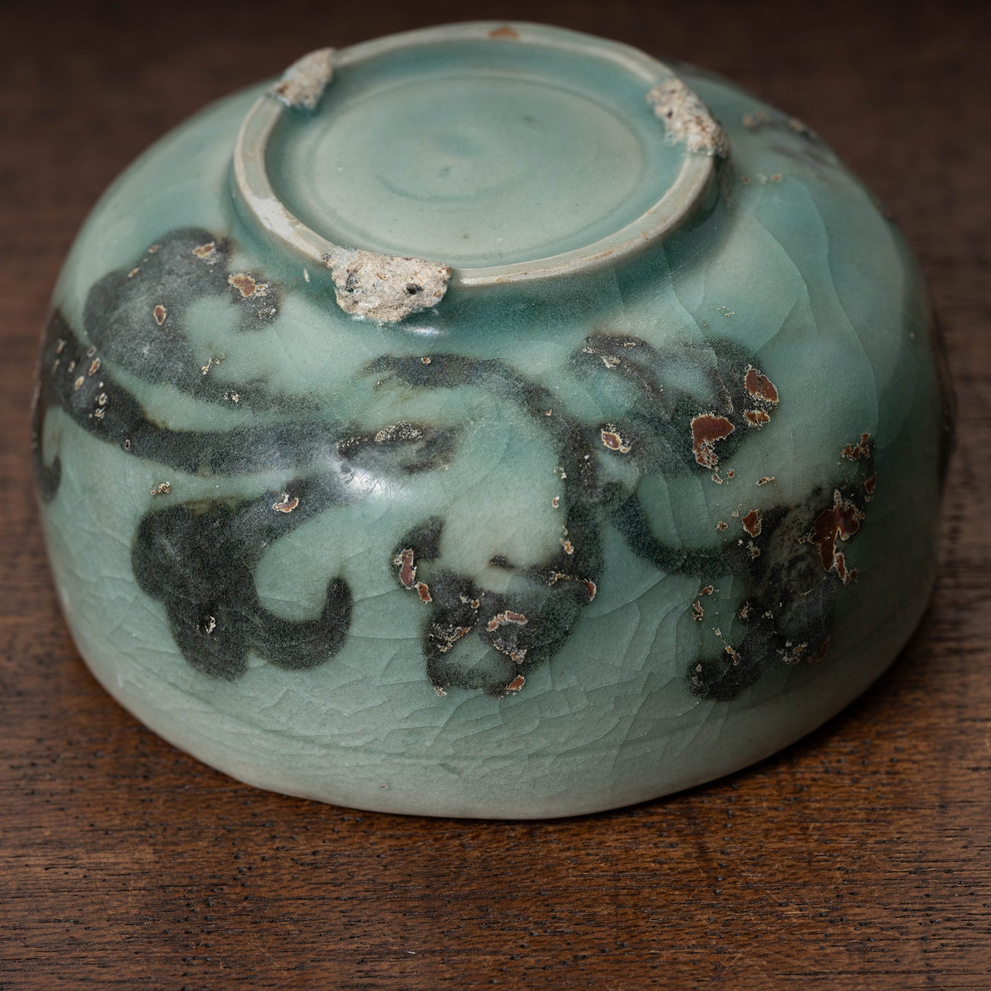 Goryeo Celadon small Tea bowl with Slip-trailed Flower design
