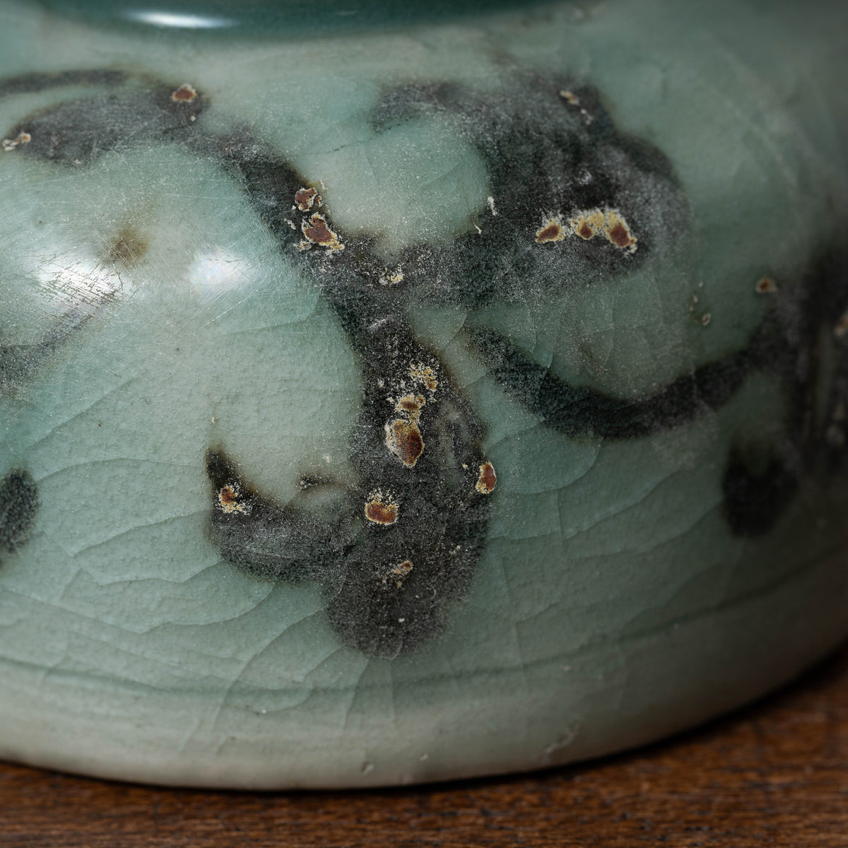 Goryeo Celadon small Tea bowl with Slip-trailed Flower design