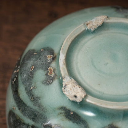 Goryeo Celadon small Tea bowl with Slip-trailed Flower design