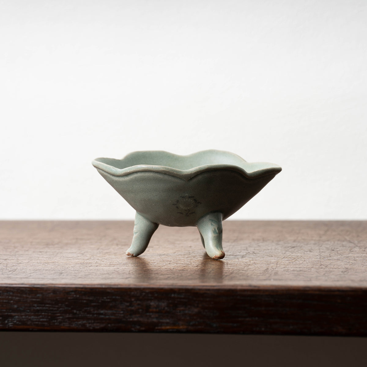 Goryeo Celadon Basin with Inlaid Chrysanthemum Design and Animal-Shaped Legs