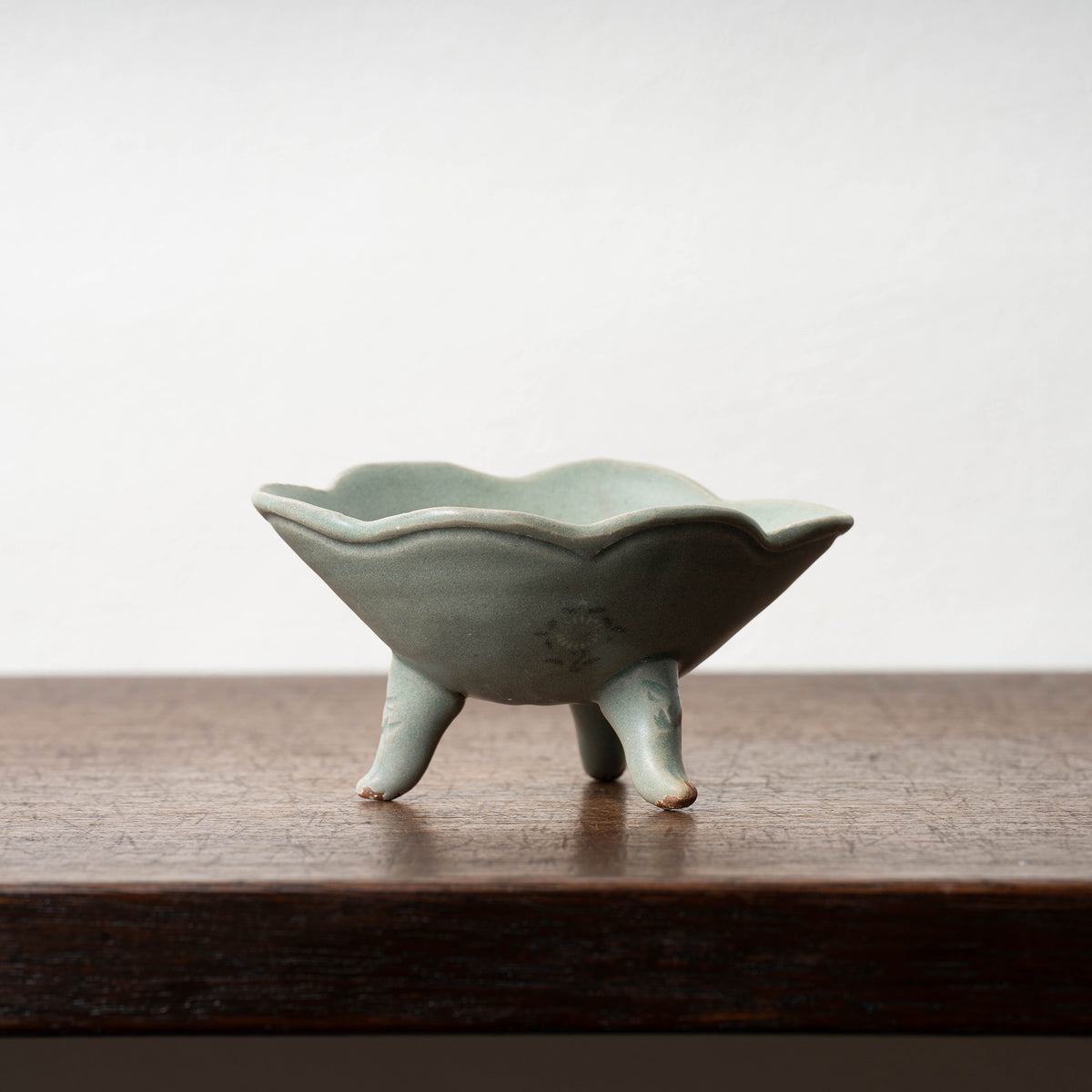 Goryeo Celadon Basin with Inlaid Chrysanthemum Design and Animal-Shaped Legs