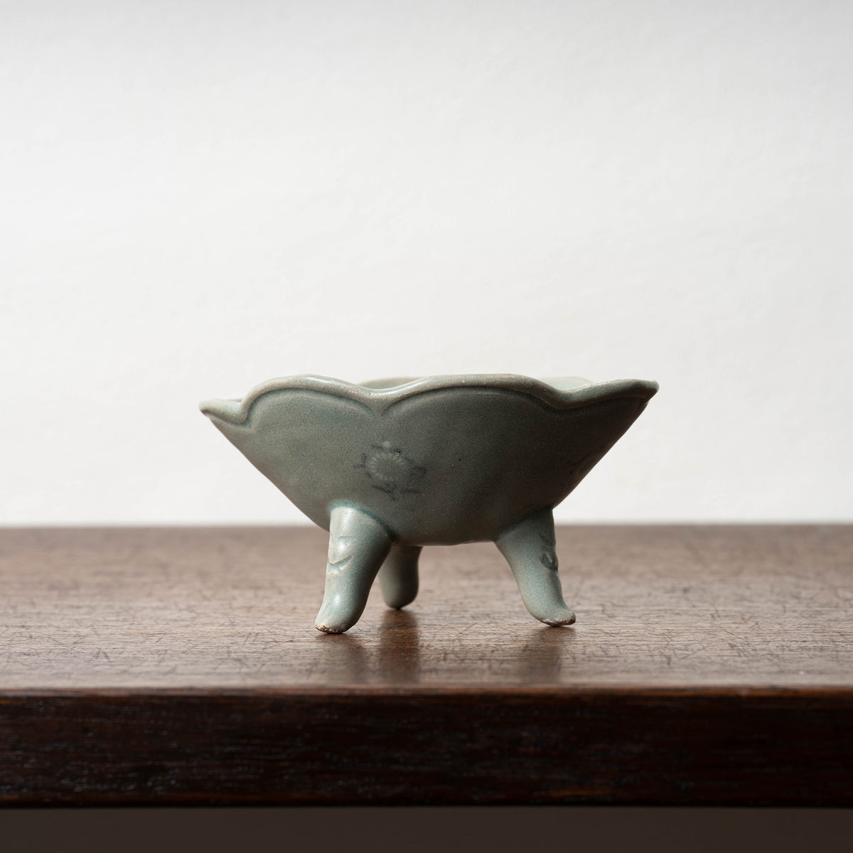 Goryeo Celadon Basin with Inlaid Chrysanthemum Design and Animal-Shaped Legs