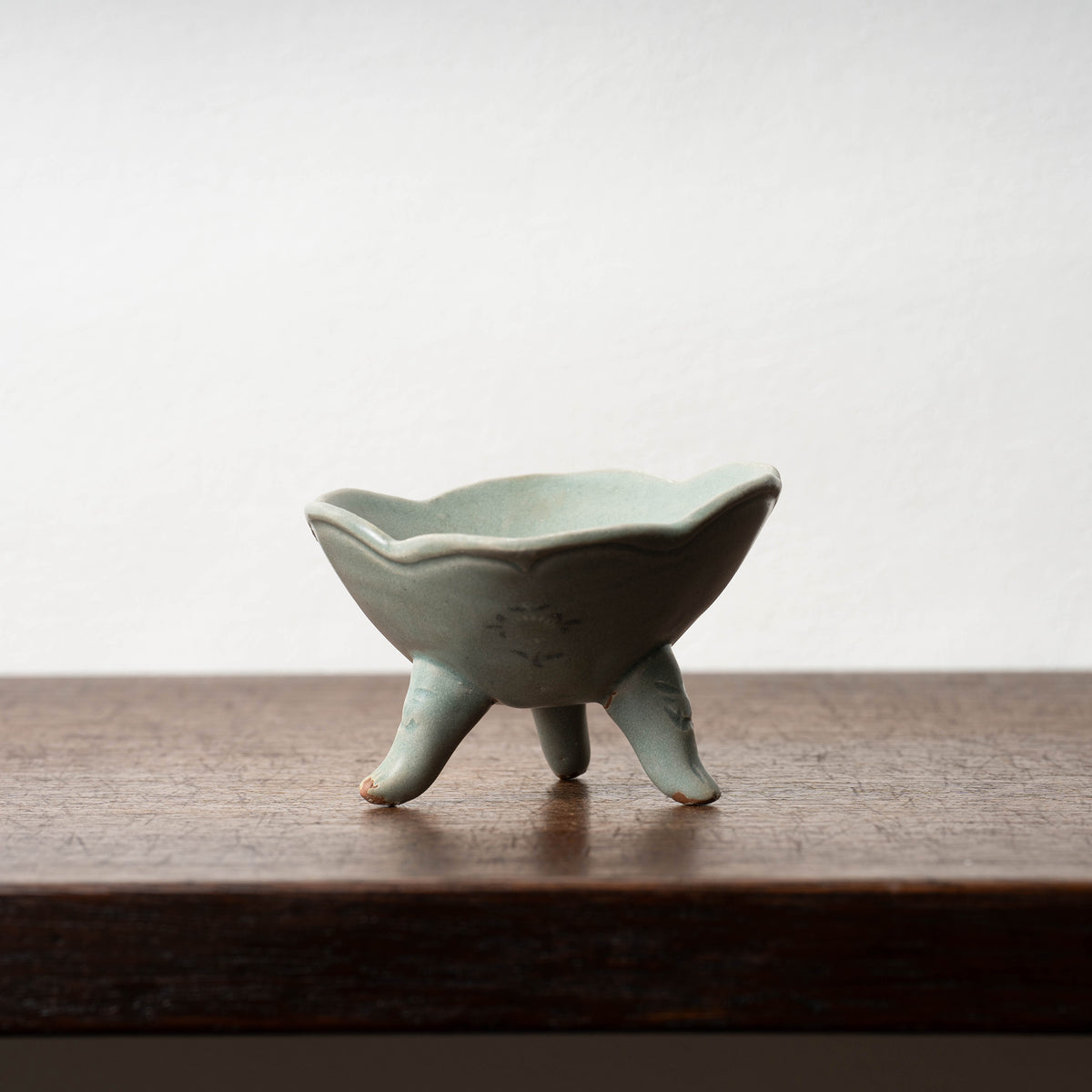 Goryeo Celadon Basin with Inlaid Chrysanthemum Design and Animal-Shaped Legs