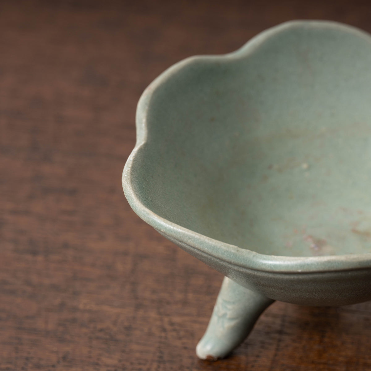 Goryeo Celadon Basin with Inlaid Chrysanthemum Design and Animal-Shaped Legs