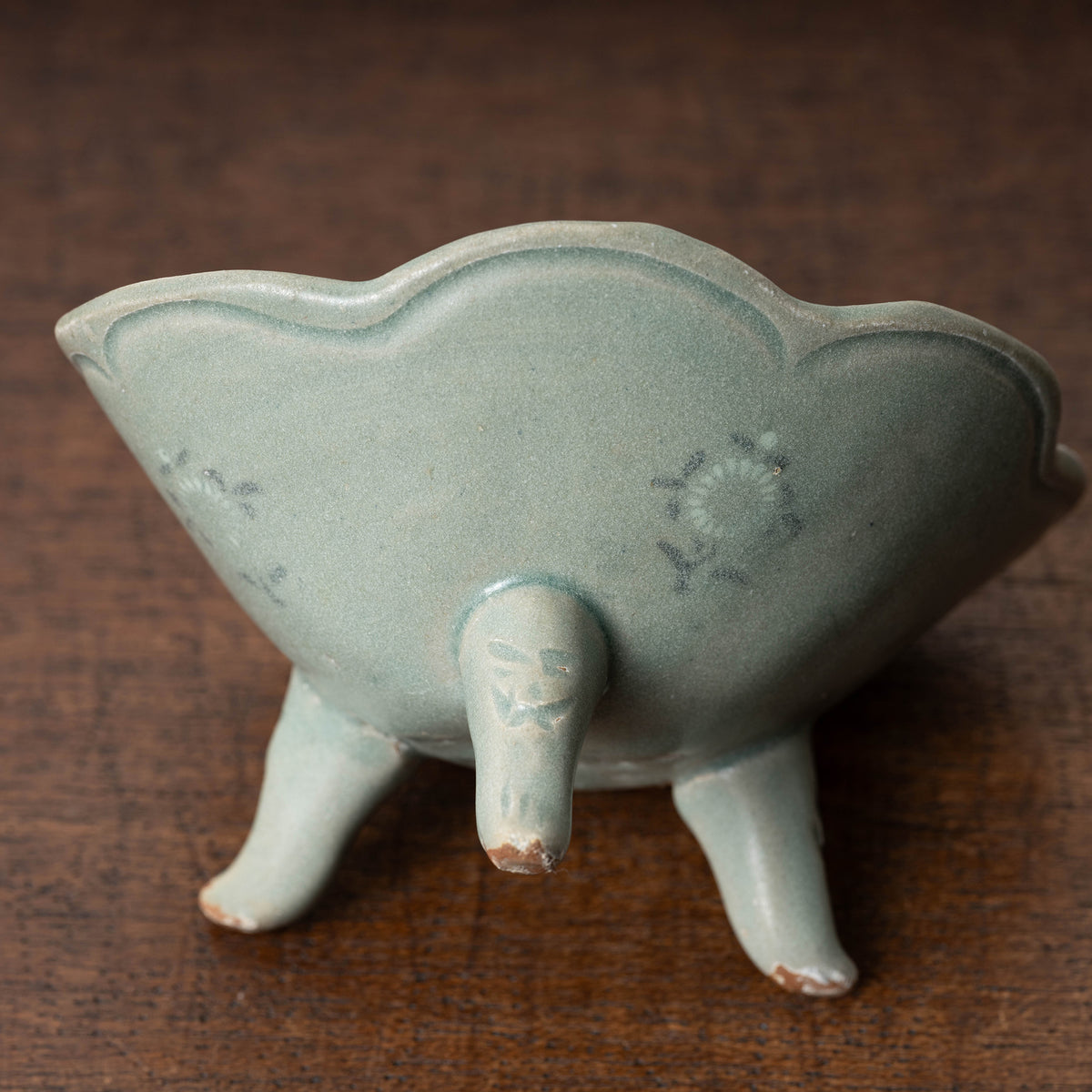 Goryeo Celadon Basin with Inlaid Chrysanthemum Design and Animal-Shaped Legs