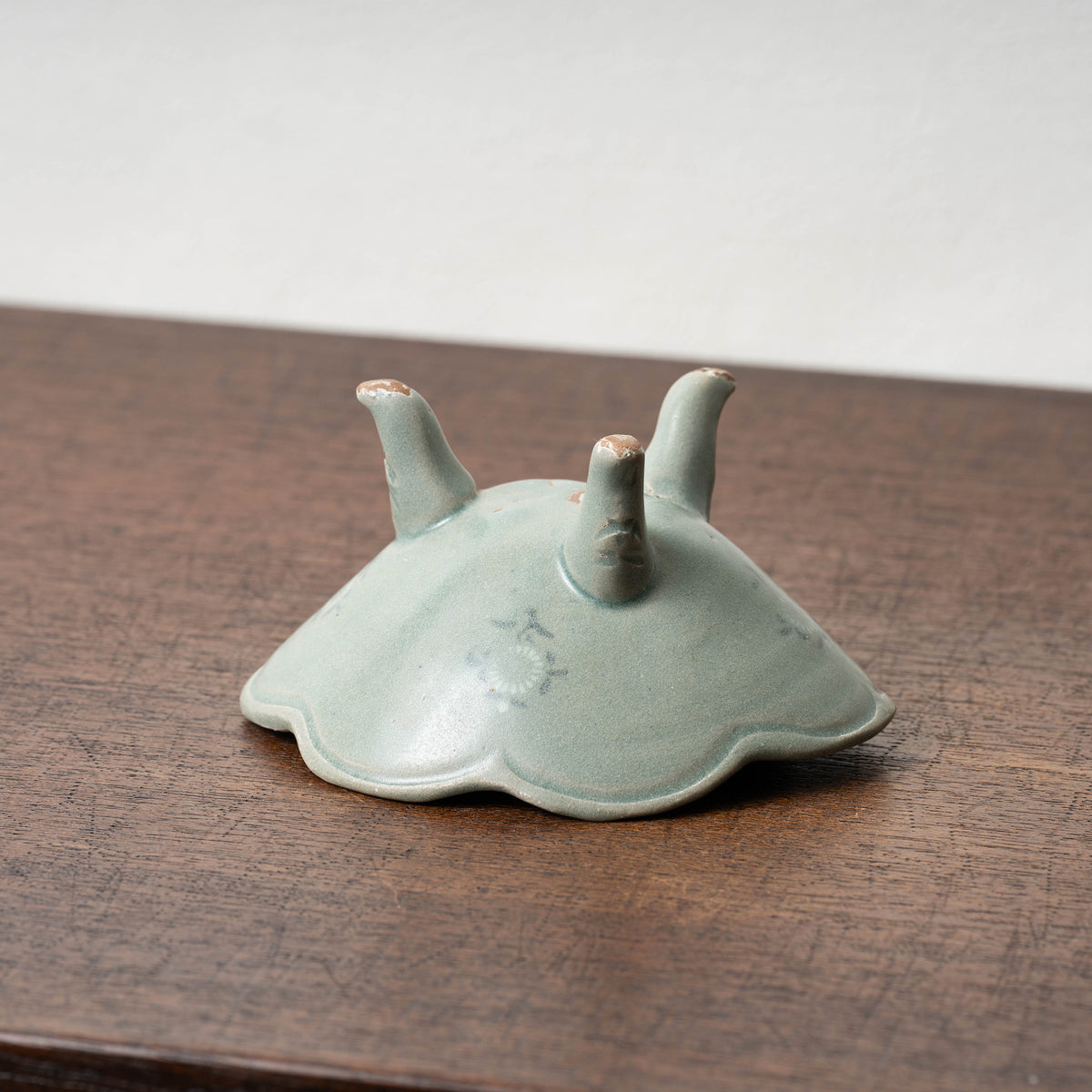 Goryeo Celadon Basin with Inlaid Chrysanthemum Design and Animal-Shaped Legs
