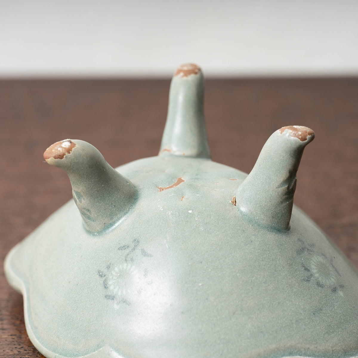 Goryeo Celadon Basin with Inlaid Chrysanthemum Design and Animal-Shaped Legs