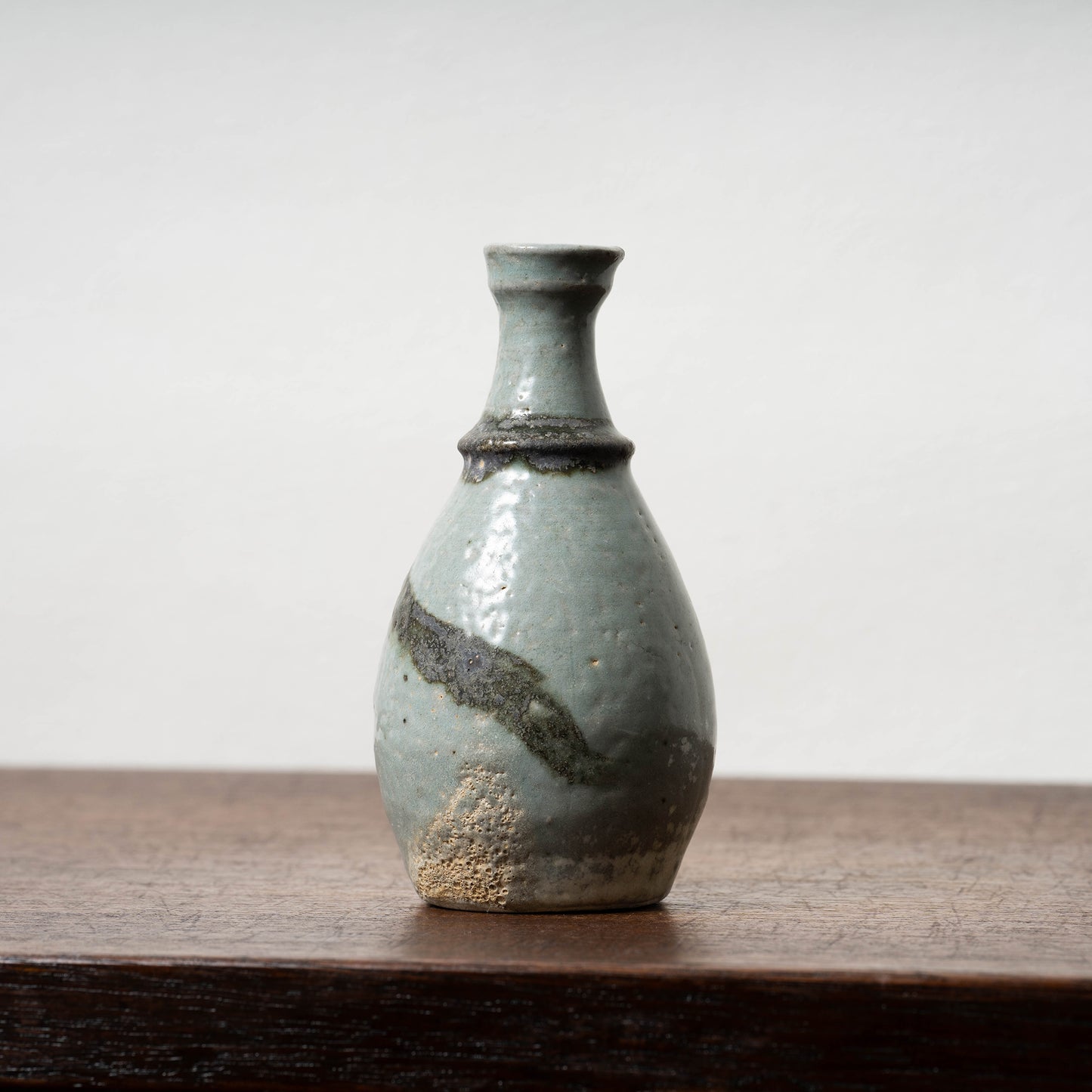 李朝 粉青沙器飾付鉄絵徳利