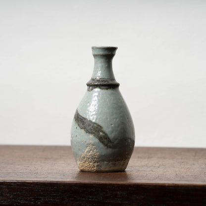 李朝 粉青沙器飾付鉄絵徳利