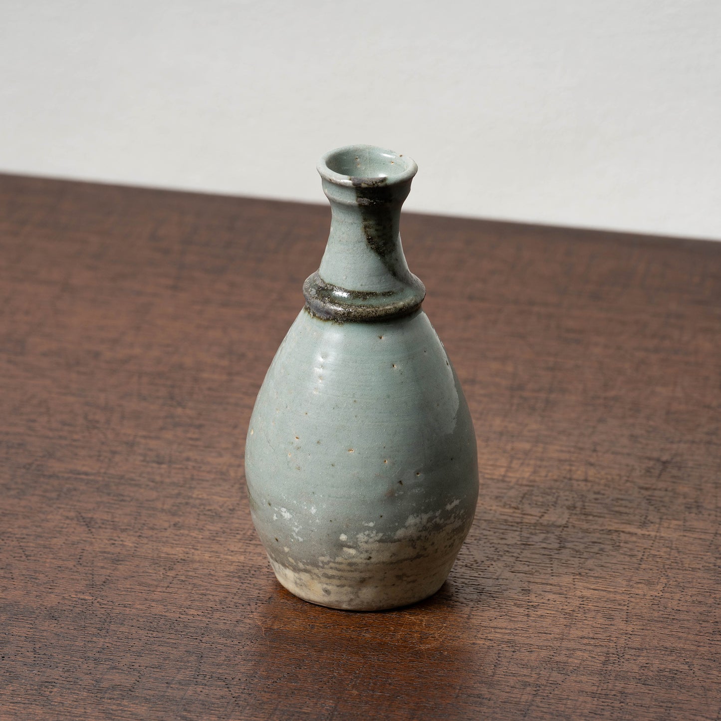 李朝 粉青沙器飾付鉄絵徳利
