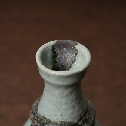 李朝 粉青沙器飾付鉄絵徳利