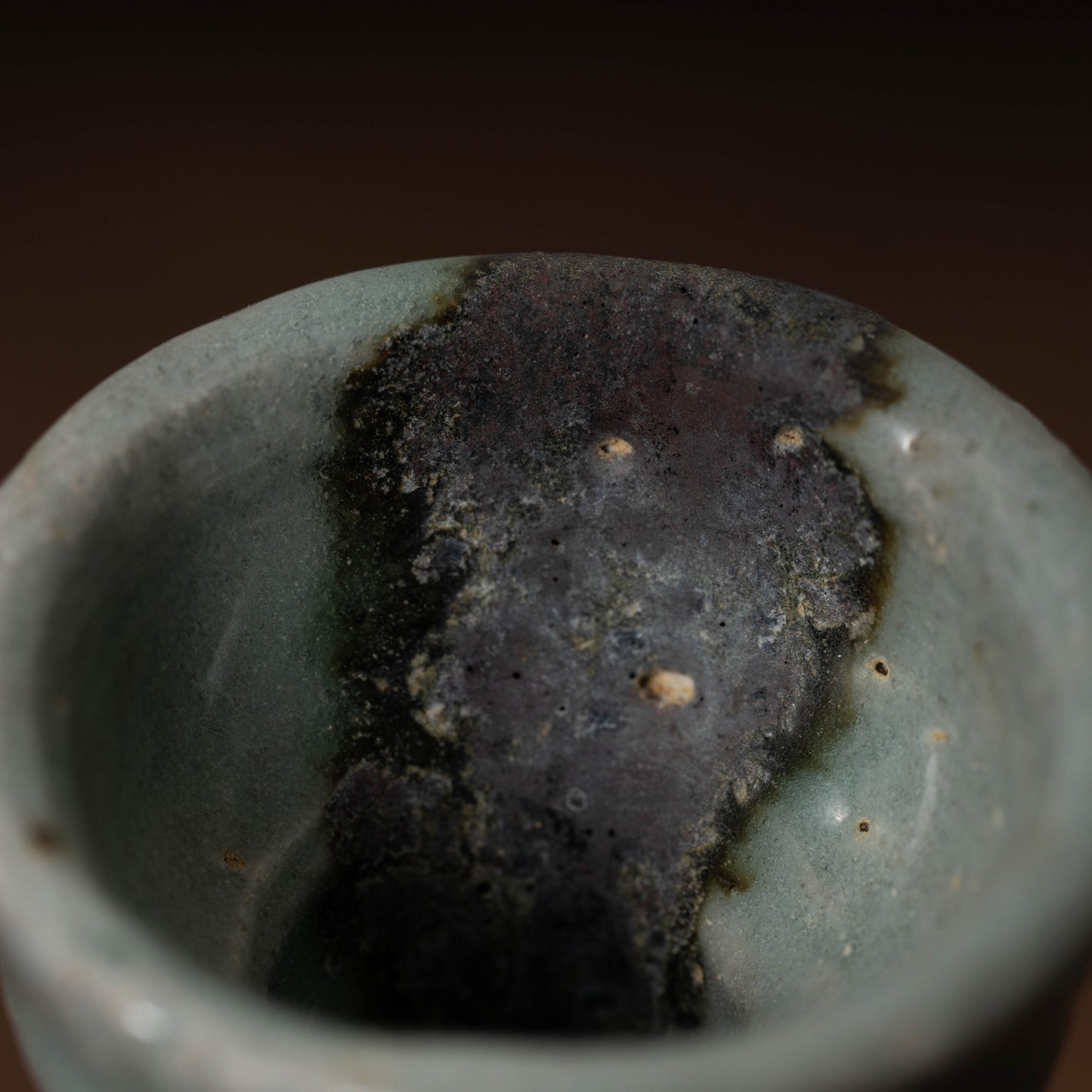 李朝 粉青沙器飾付鉄絵徳利
