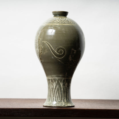 Goryeo Dynasty Celadon Mei-ping Vase with Inlaid Fish-Dragon Design