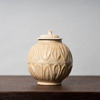 Southern Song Dynasty Yue ware Celadon Jar with Flower Design