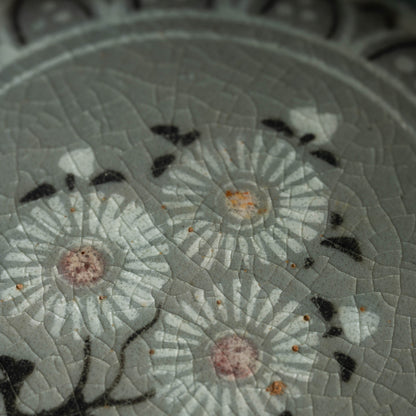 Goryeo Celadon Covered Box with Inlaid Cinnabar Chrysanthemum Design