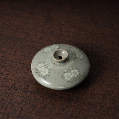 高麗 青磁象嵌牡丹紋油壺