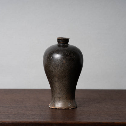 Goryeo Black Glazed Meiping Vase