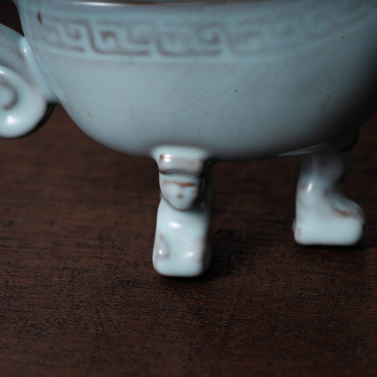 Qing Dynasty Ru ware-like celadon Ewer with Animal Foot