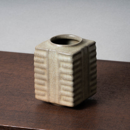 Southern Song Dynasty Guan ware Celadon Jade Object Vase