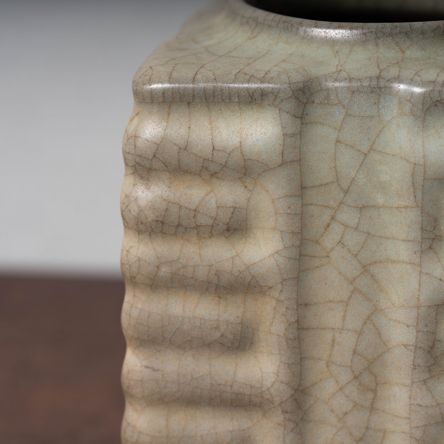 Southern Song Dynasty Guan ware Celadon Jade Object Vase