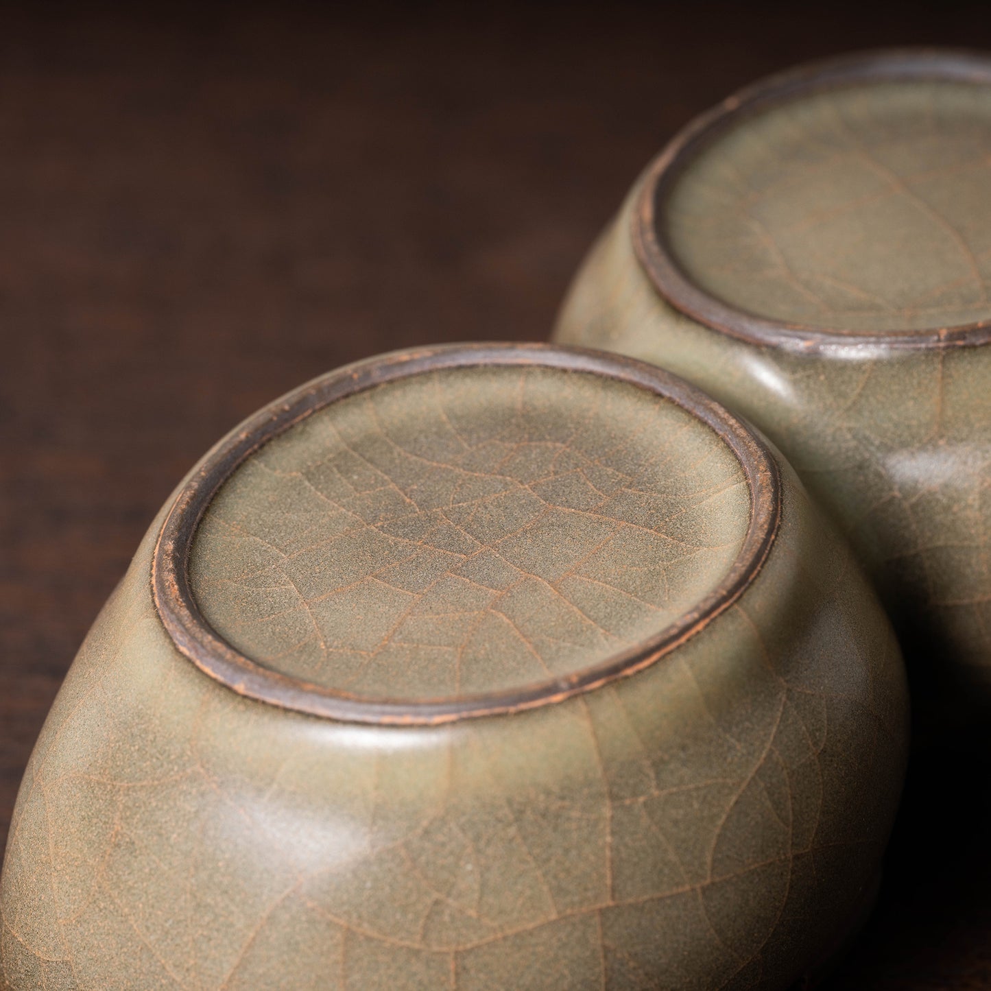 Southern Song Dynasty Guanware Rice-colored Celadon Washer with Peach Shaped
