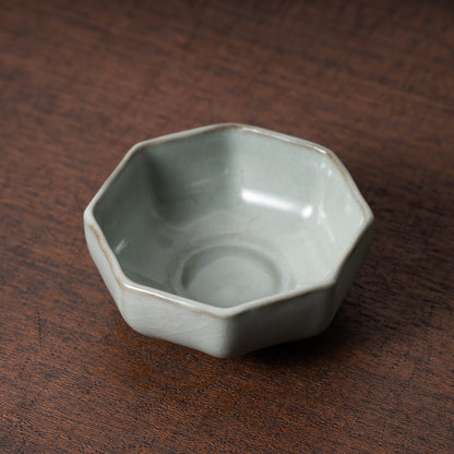 Southern Song Dynasty Celadon Teabowl with Octagonal Design