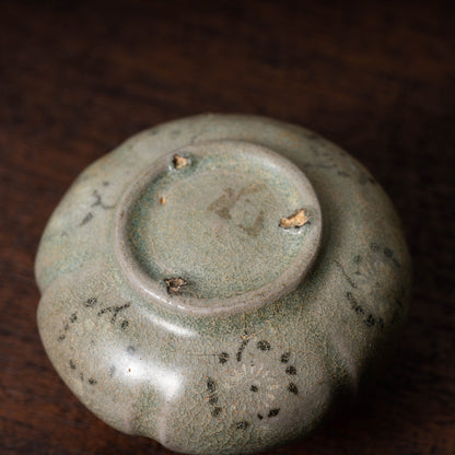 Goryeo Celadon Oil Pot with Inlaid Chrysanthemum Design