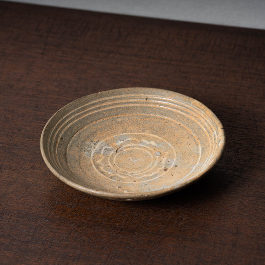 Goryeo Buncheong ware Dish with Inlaid Chinese Character Design