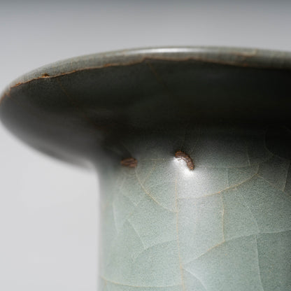Southern Song Dynasty Guan ware Celadon Vase with Plate-like Mouth