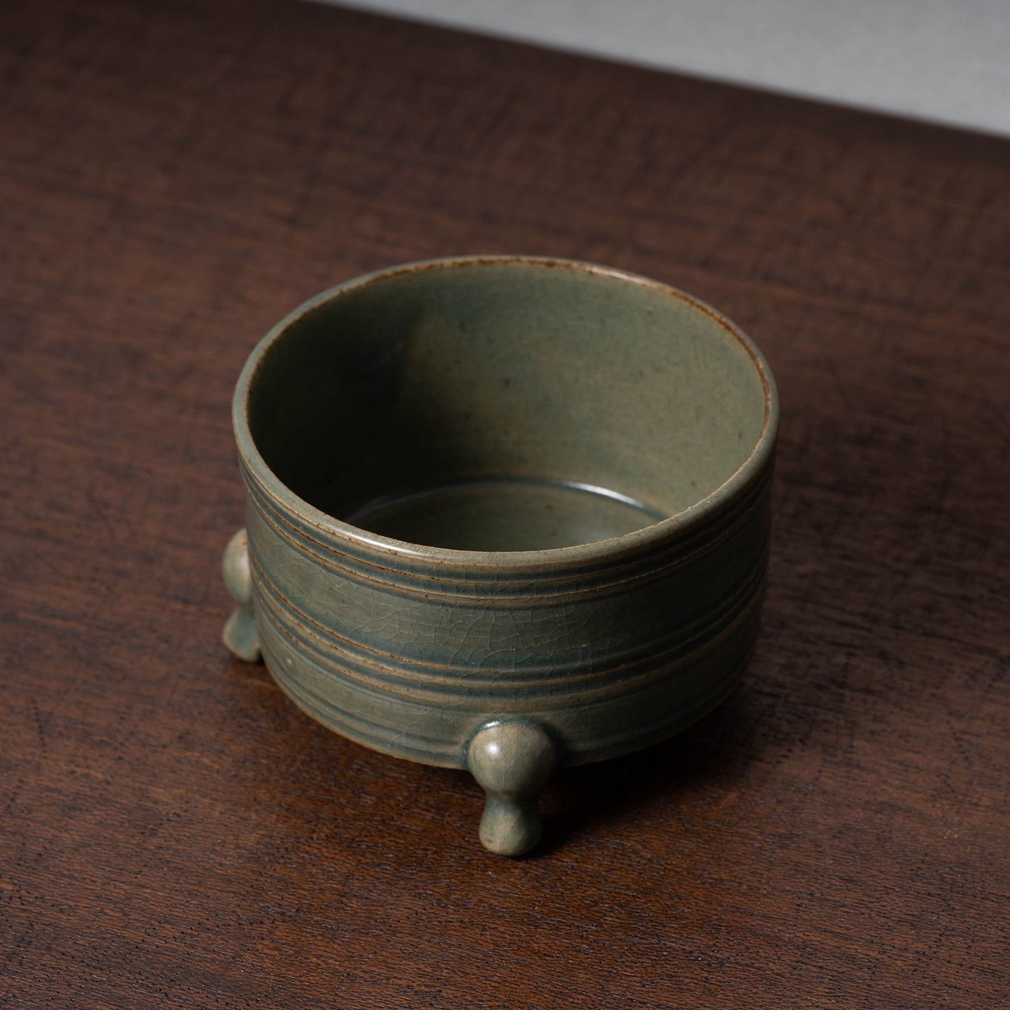 Northern Song Dynasty Yue Ware Brush Wash with Three legs