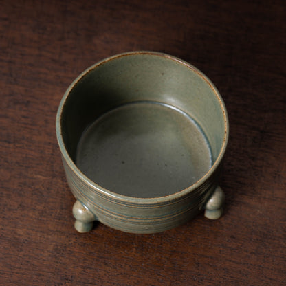 Northern Song Dynasty Yue Ware Brush Wash with Three legs